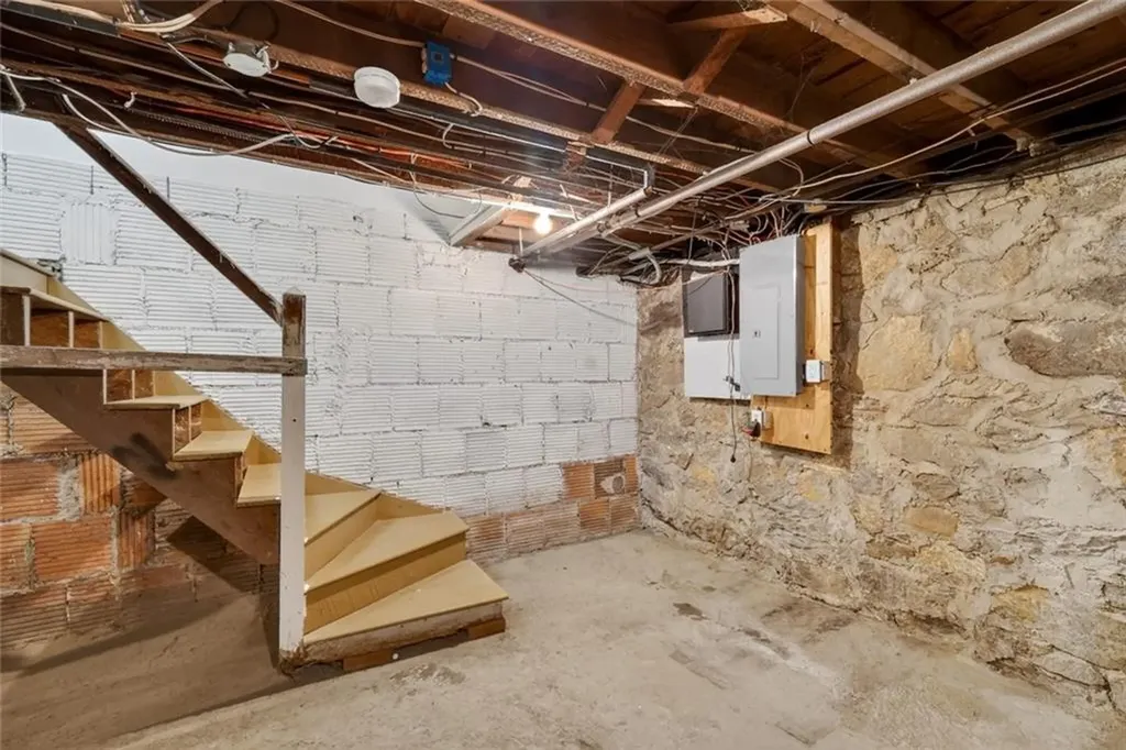 520 524 Providence Street West Warwick RI 02893