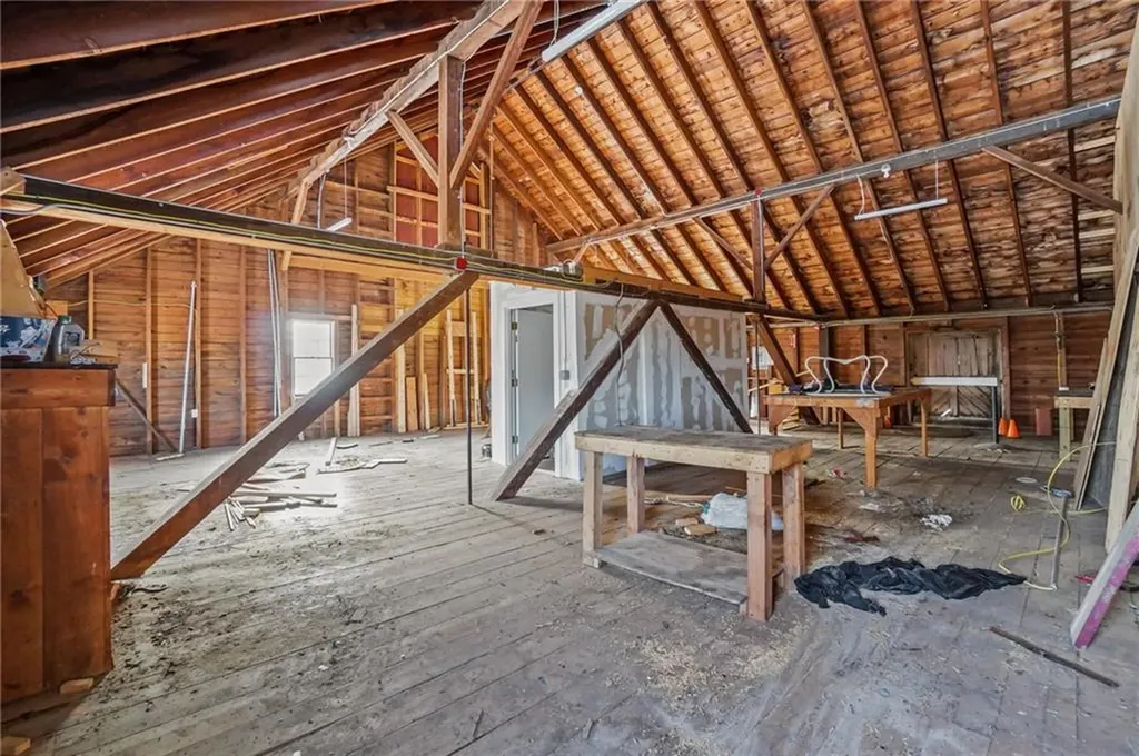 2967 East Main Road Portsmouth RI 02871