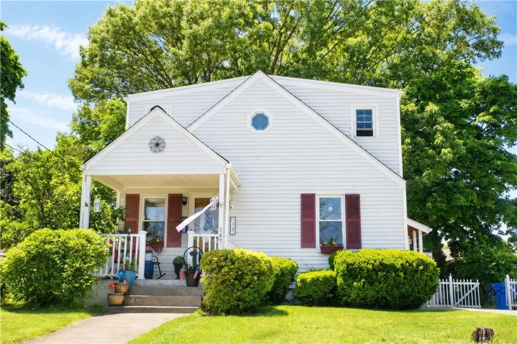 147 Pawtuxet Terrace West Warwick RI 02893
