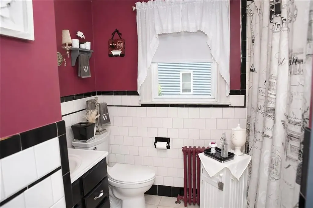 147 Pawtuxet Terrace West Warwick RI 02893