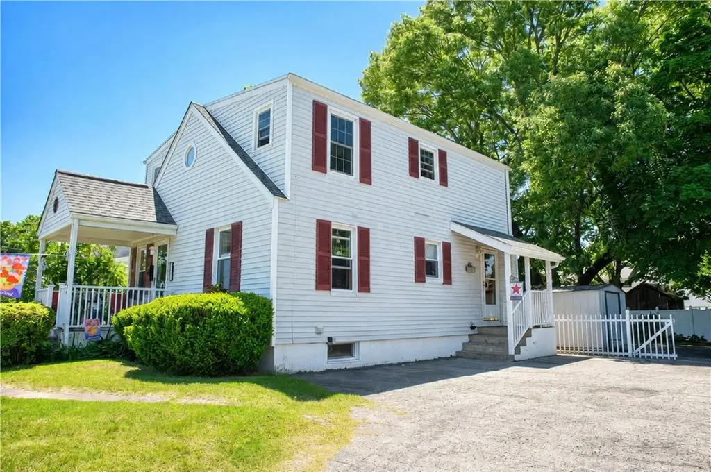 147 Pawtuxet Terrace West Warwick RI 02893