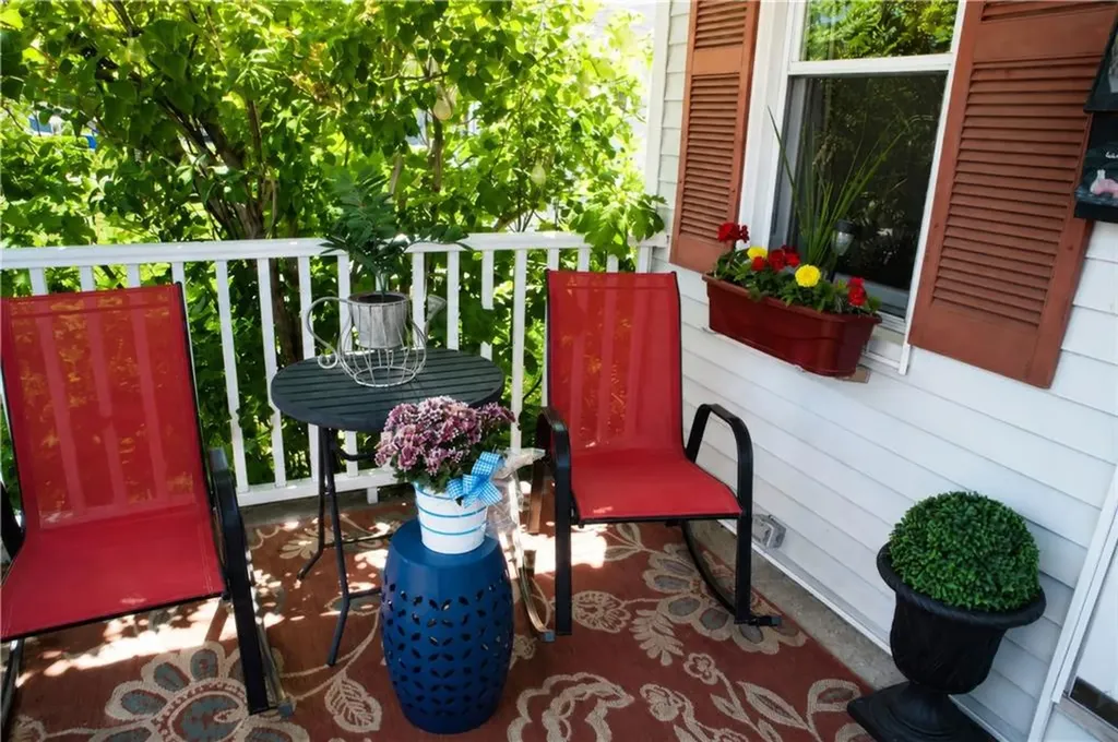 147 Pawtuxet Terrace West Warwick RI 02893