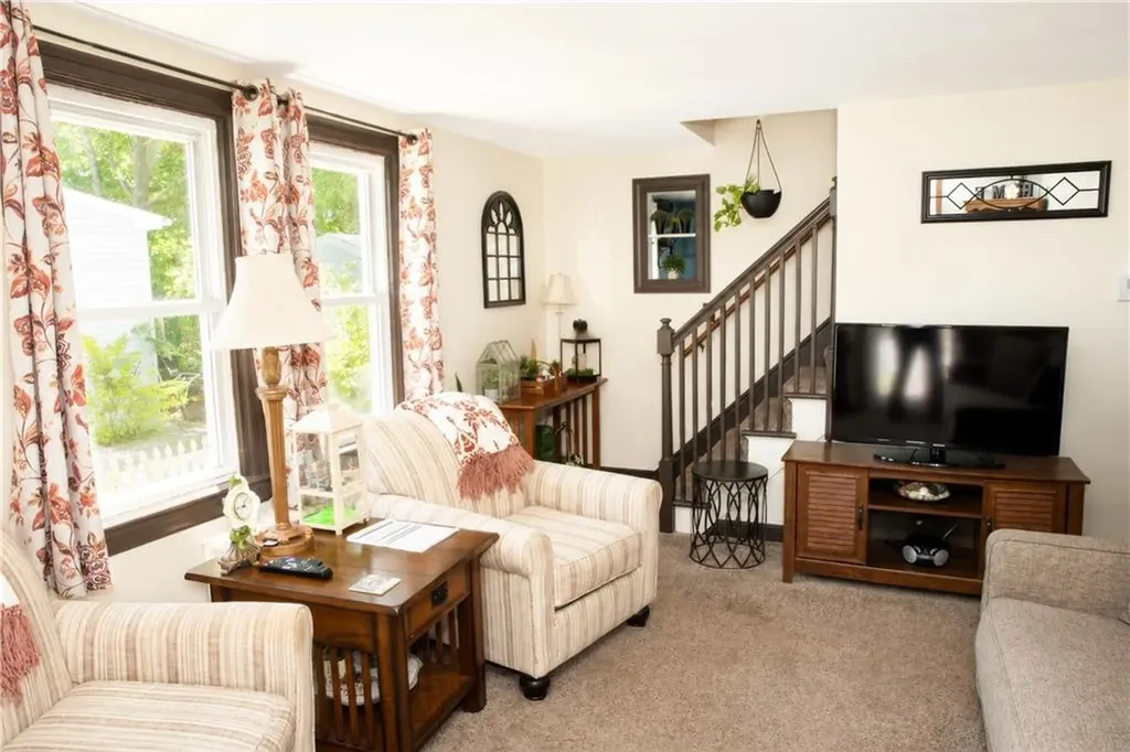 147 Pawtuxet Terrace West Warwick RI 02893