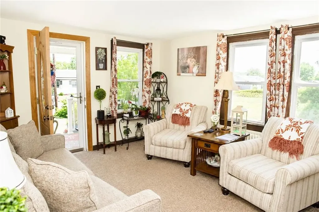 147 Pawtuxet Terrace West Warwick RI 02893