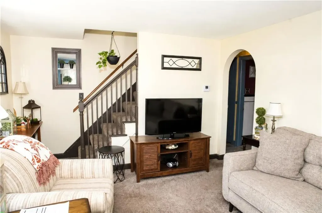 147 Pawtuxet Terrace West Warwick RI 02893