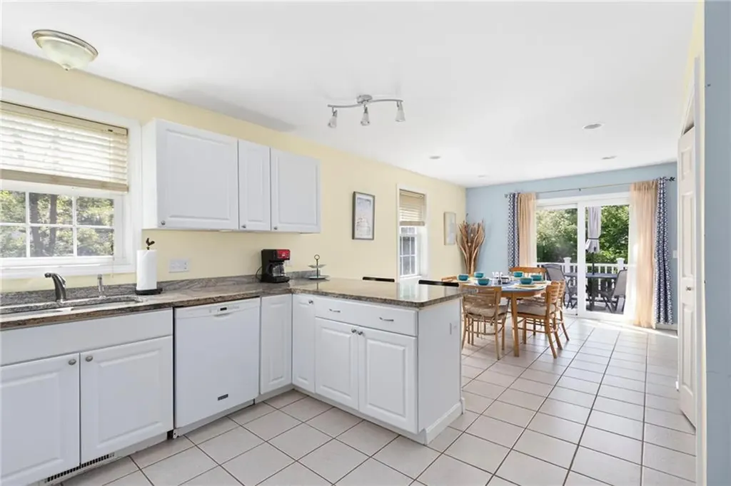 18 Altin Avenue South Kingstown RI 02881