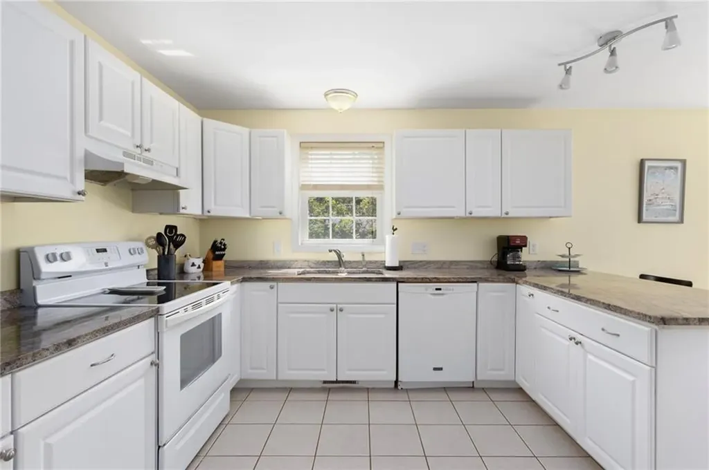 18 Altin Avenue South Kingstown RI 02881
