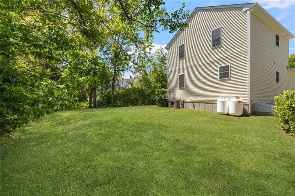18 Altin Avenue South Kingstown RI 02881