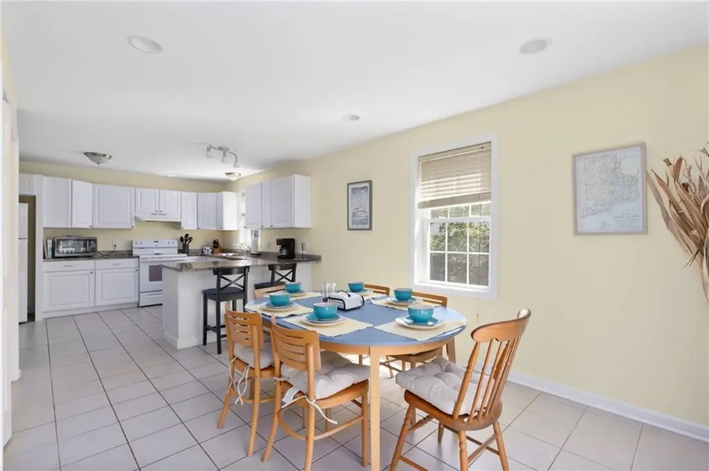 18 Altin Avenue South Kingstown RI 02881
