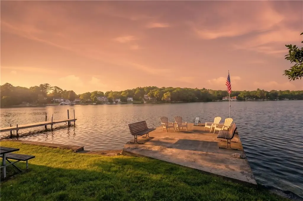 585 Reservoir Road Burrillville RI 02859