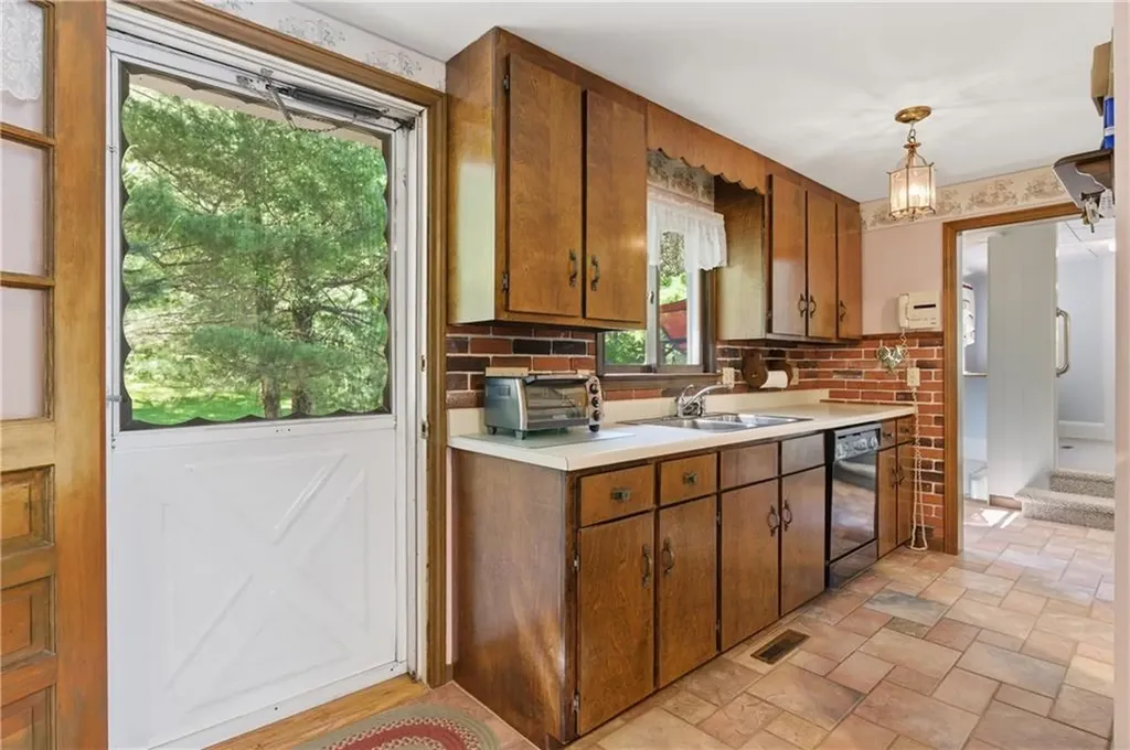 585 Reservoir Road Burrillville RI 02859