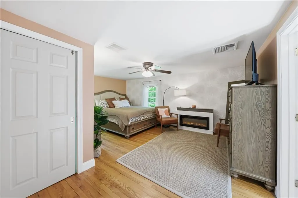 652 Old Post Road North Attleboro MA 02760