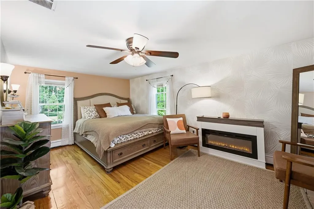 652 Old Post Road North Attleboro MA 02760