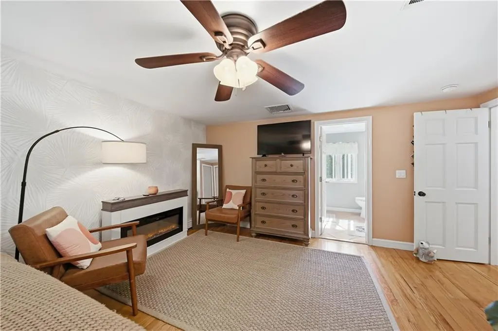 652 Old Post Road North Attleboro MA 02760