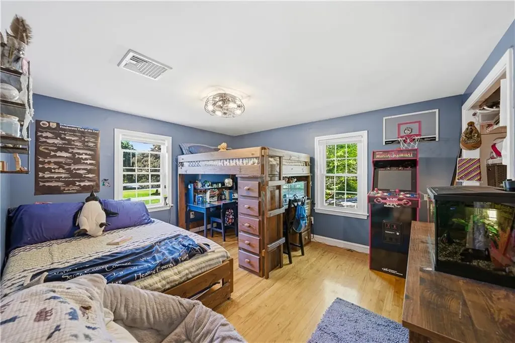 652 Old Post Road North Attleboro MA 02760