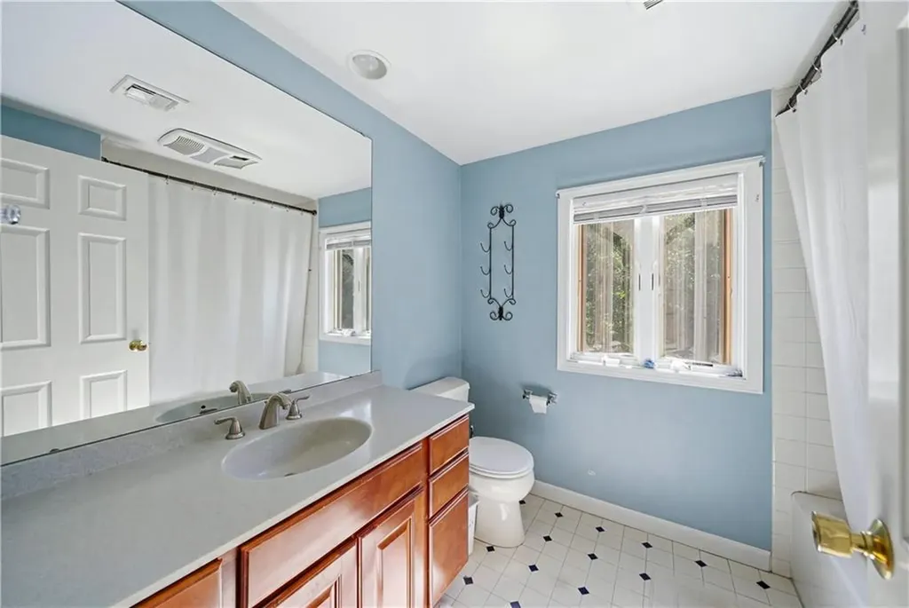652 Old Post Road North Attleboro MA 02760