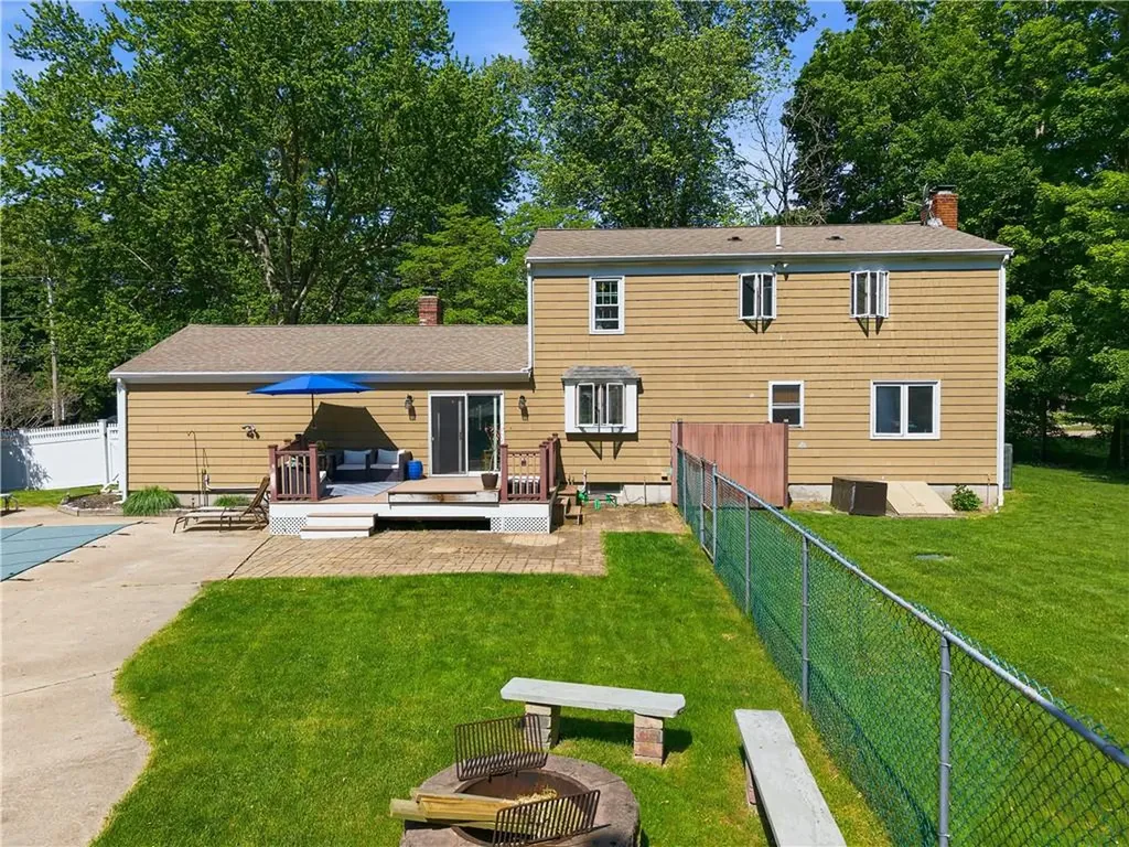 652 Old Post Road North Attleboro MA 02760