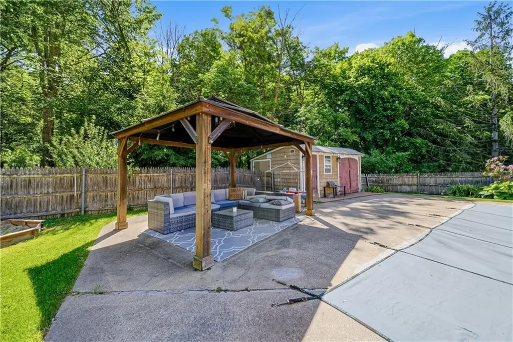 652 Old Post Road North Attleboro MA 02760