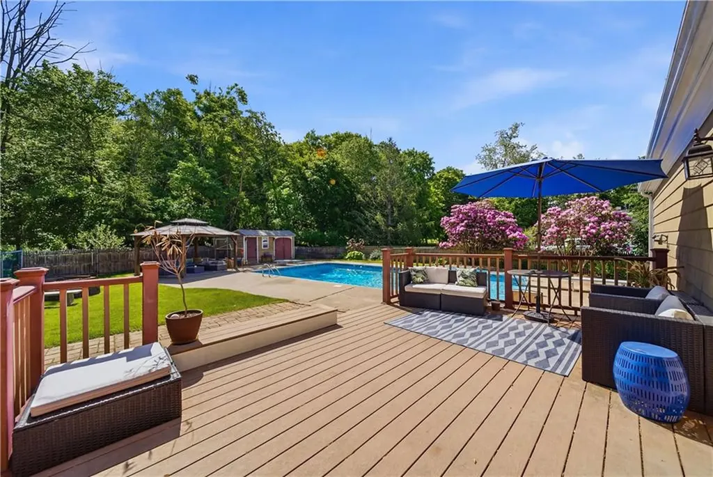 652 Old Post Road North Attleboro MA 02760