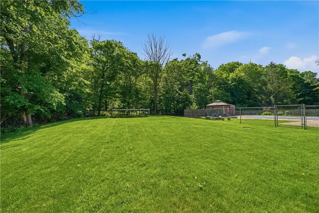 652 Old Post Road North Attleboro MA 02760