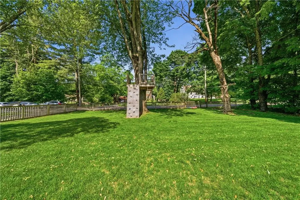 652 Old Post Road North Attleboro MA 02760