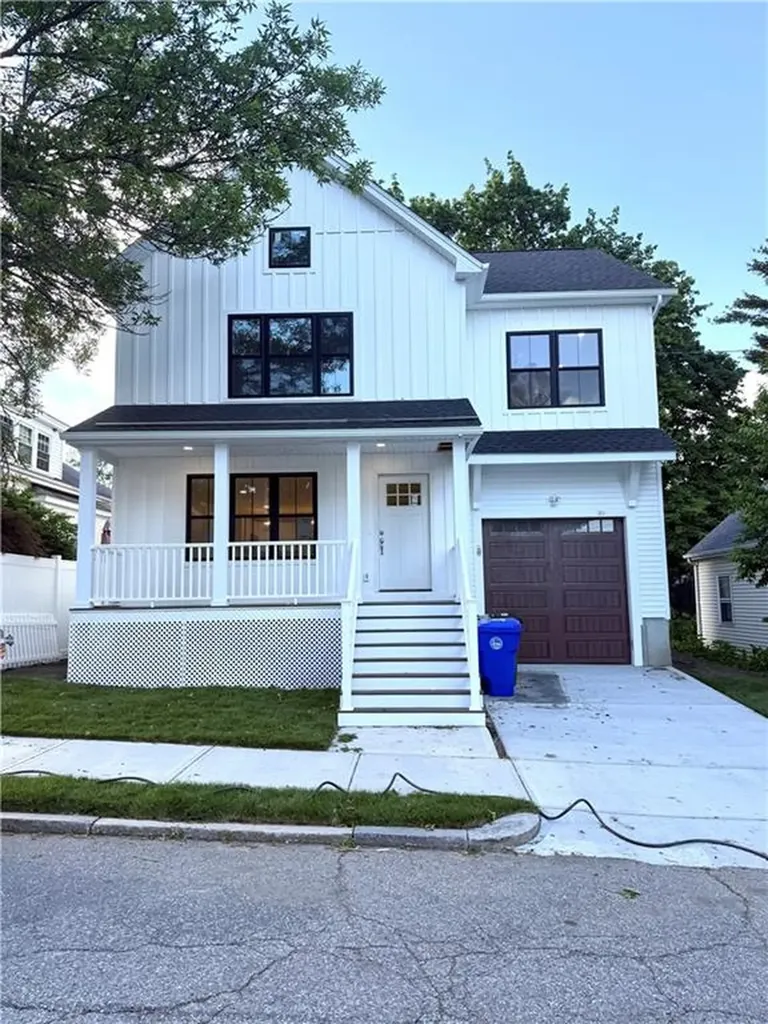 95 Farm Street Providence RI 02908