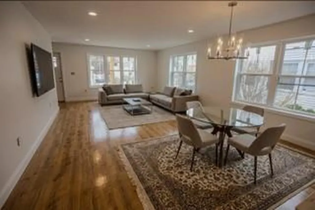 95 Farm Street Providence RI 02908