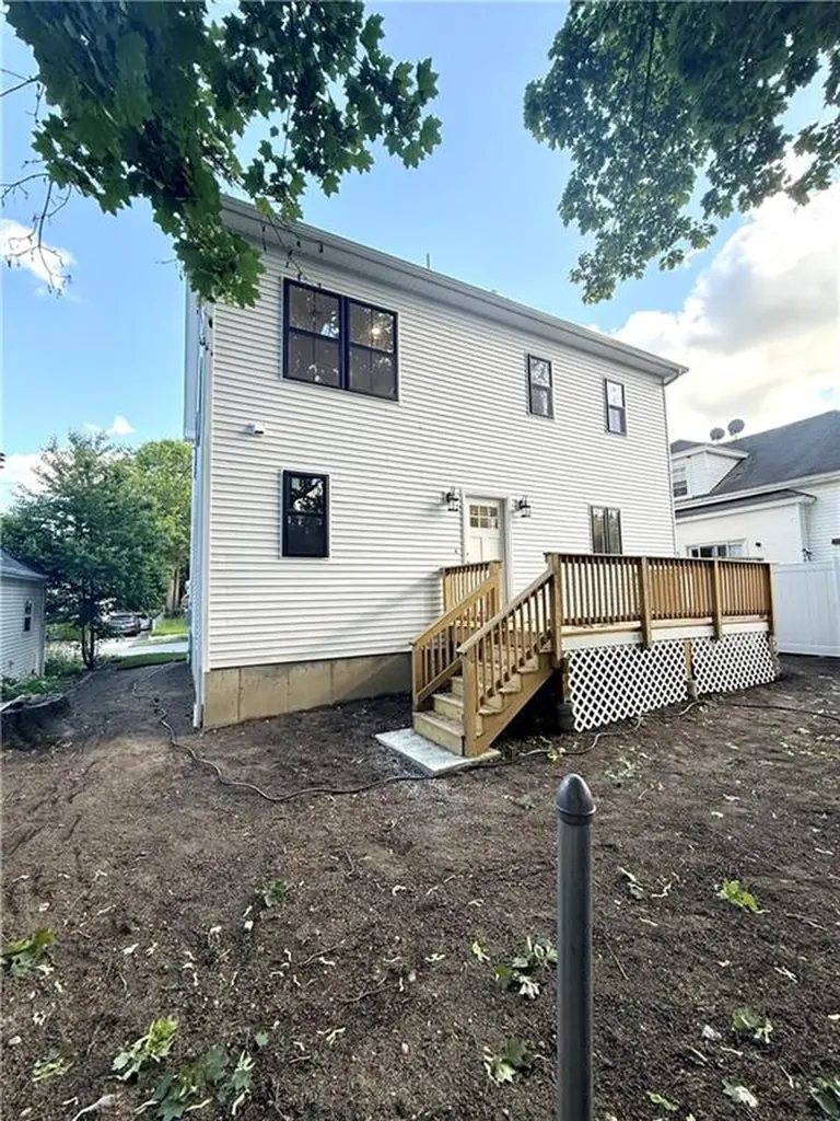 95 Farm Street Providence RI 02908