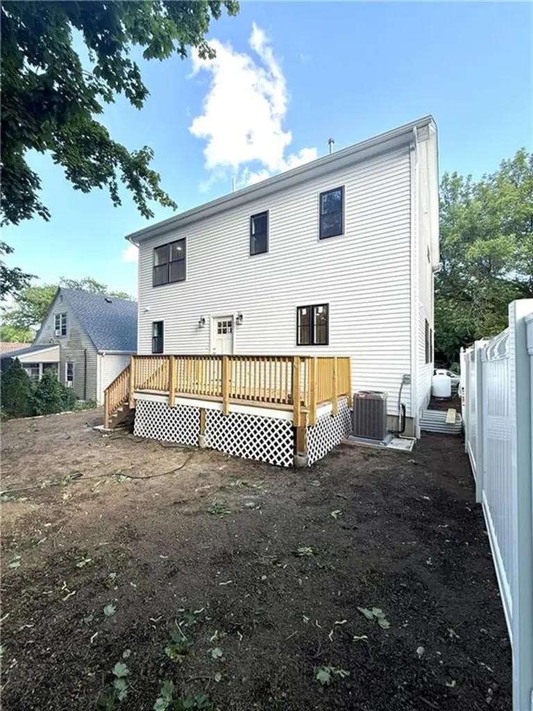 95 Farm Street Providence RI 02908