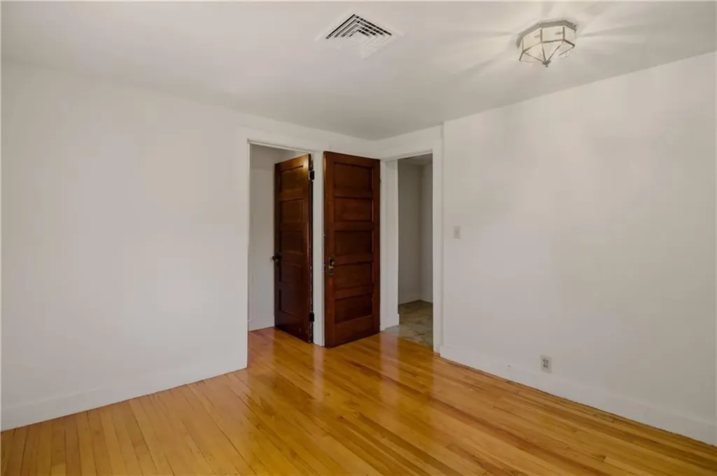 1861 East Main Road Portsmouth RI 02871