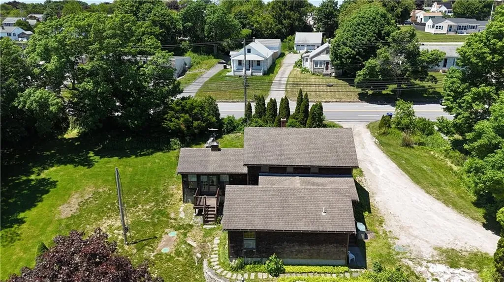 1861 East Main Road Portsmouth RI 02871
