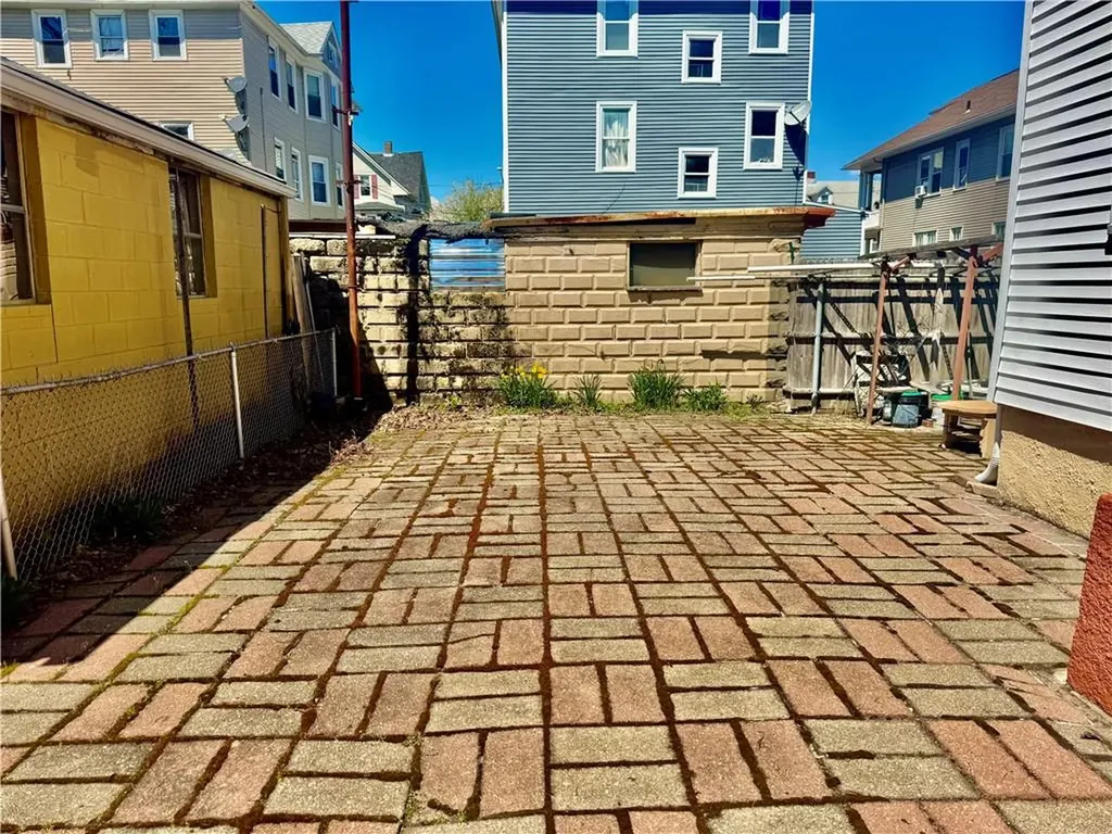215 Roosevelt Street Providence RI 02909