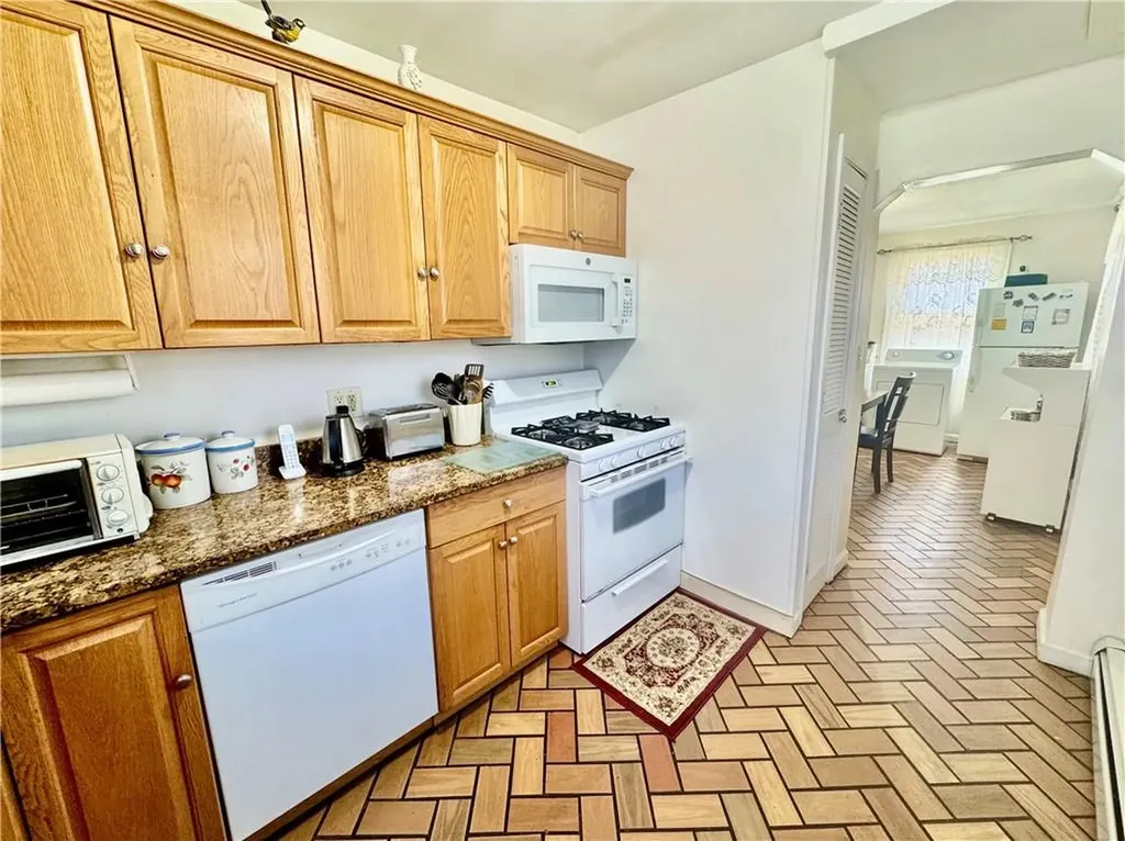 215 Roosevelt Street Providence RI 02909