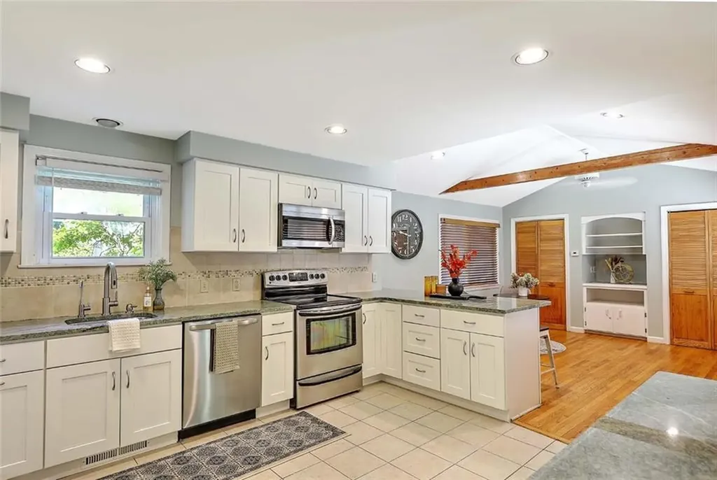 632 East Avenue Pawtucket RI 02860