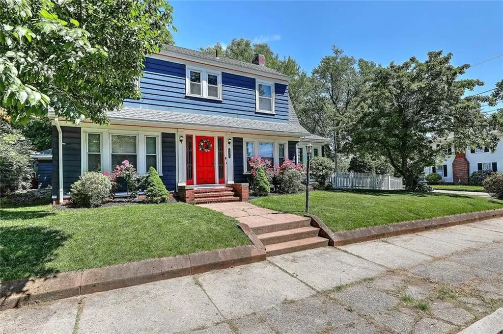 632 East Avenue Pawtucket RI 02860