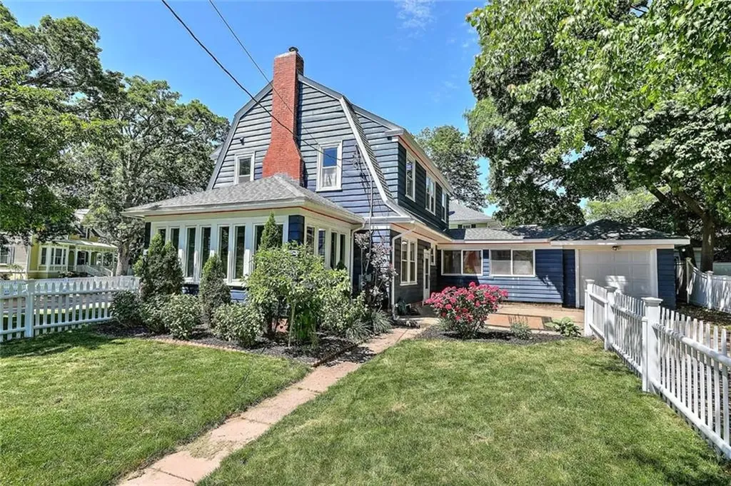 632 East Avenue Pawtucket RI 02860