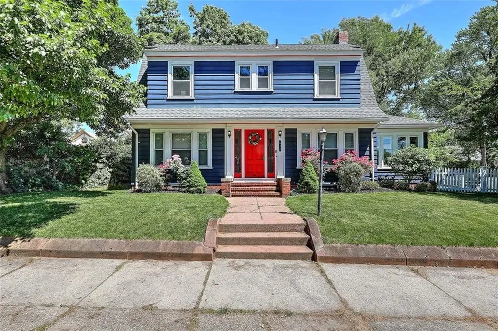 632 East Avenue Pawtucket RI 02860