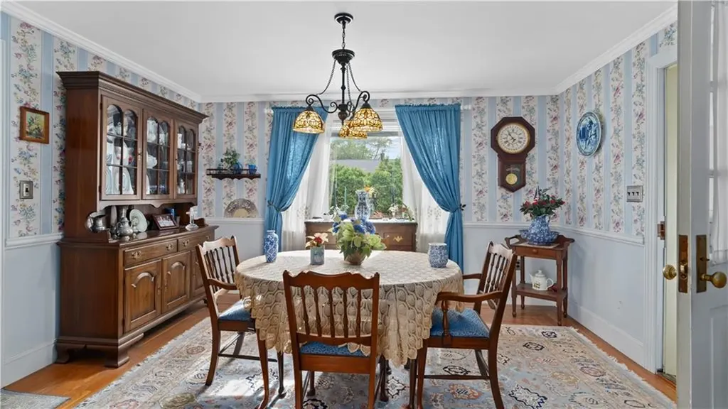 14 Barnes Street Smithfield RI 02828