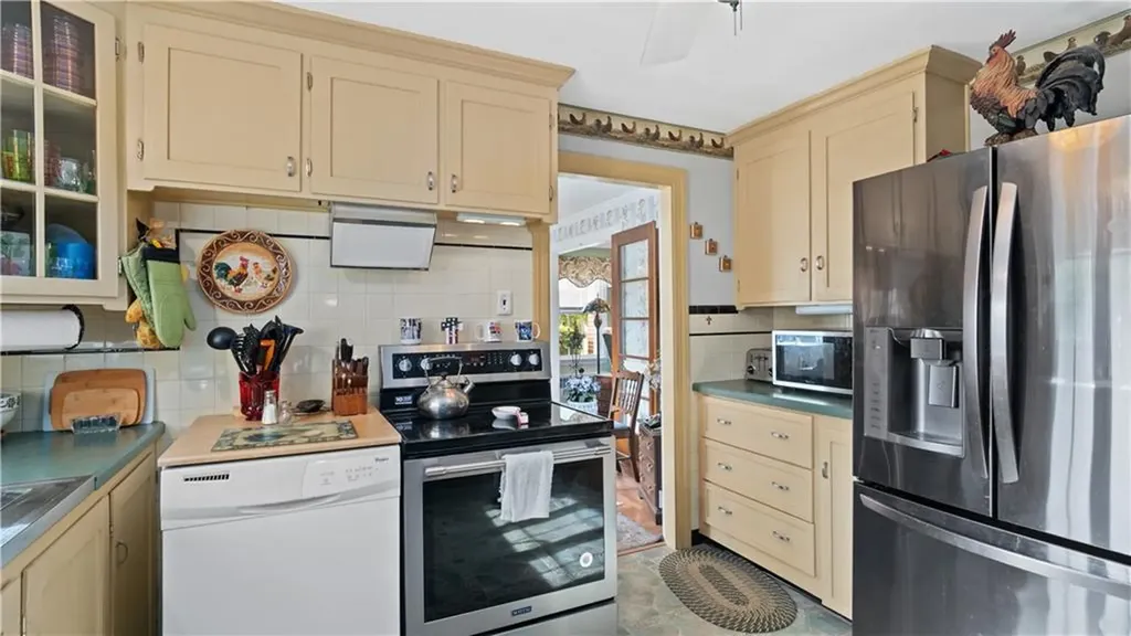 14 Barnes Street Smithfield RI 02828