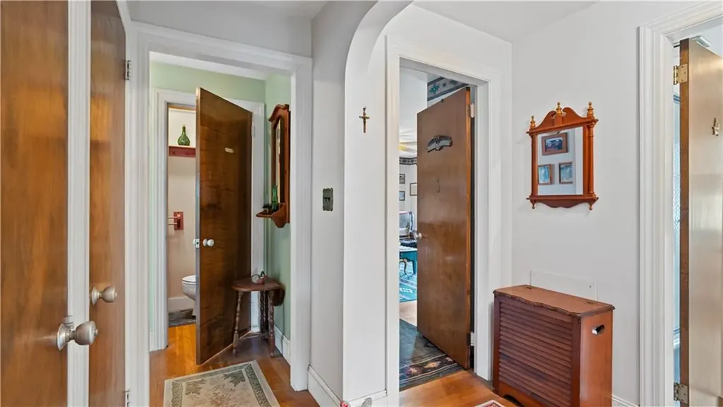 14 Barnes Street Smithfield RI 02828