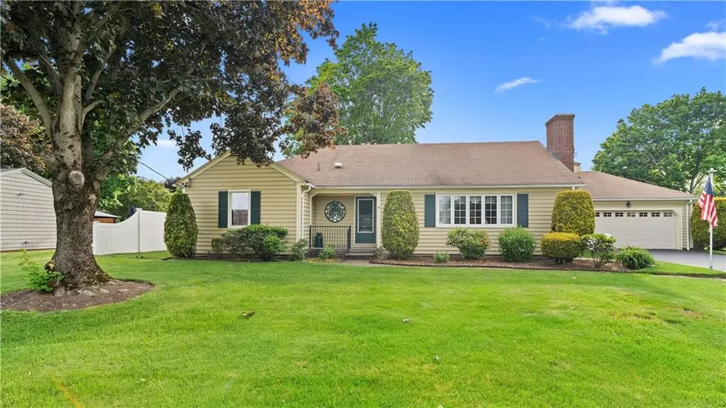 14 Barnes Street Smithfield RI 02828