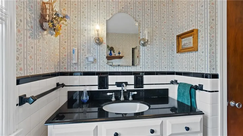 14 Barnes Street Smithfield RI 02828