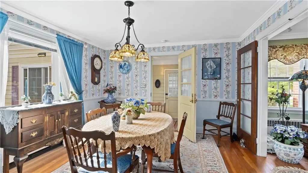 14 Barnes Street Smithfield RI 02828