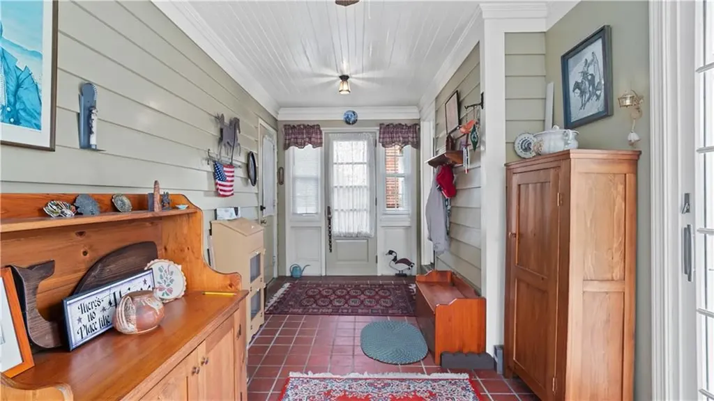 14 Barnes Street Smithfield RI 02828