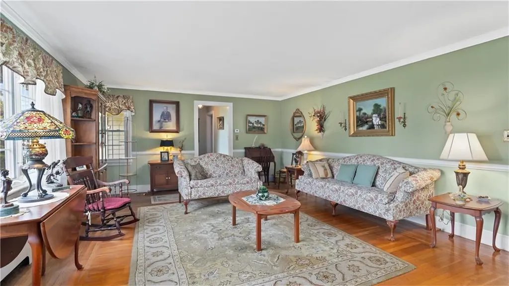 14 Barnes Street Smithfield RI 02828