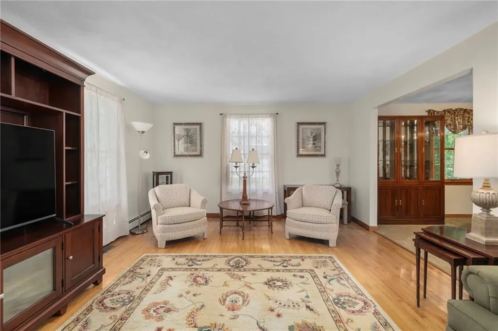 15 Secluded Drive Narragansett RI 02882