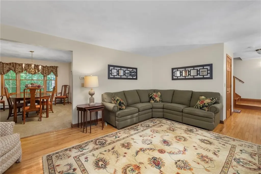 15 Secluded Drive Narragansett RI 02882