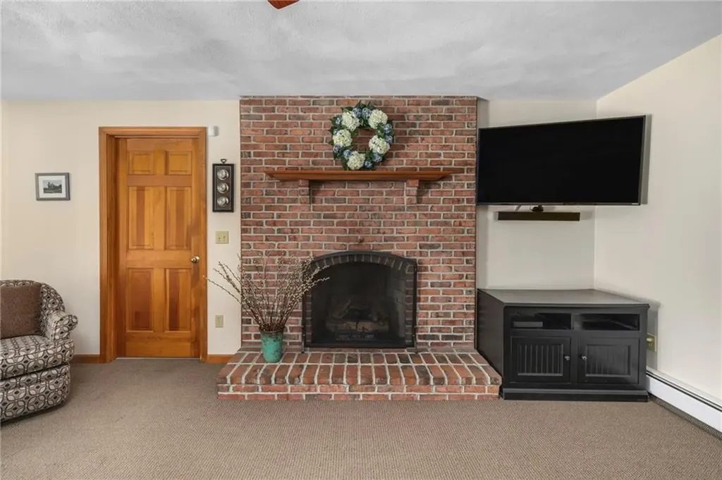 15 Secluded Drive Narragansett RI 02882