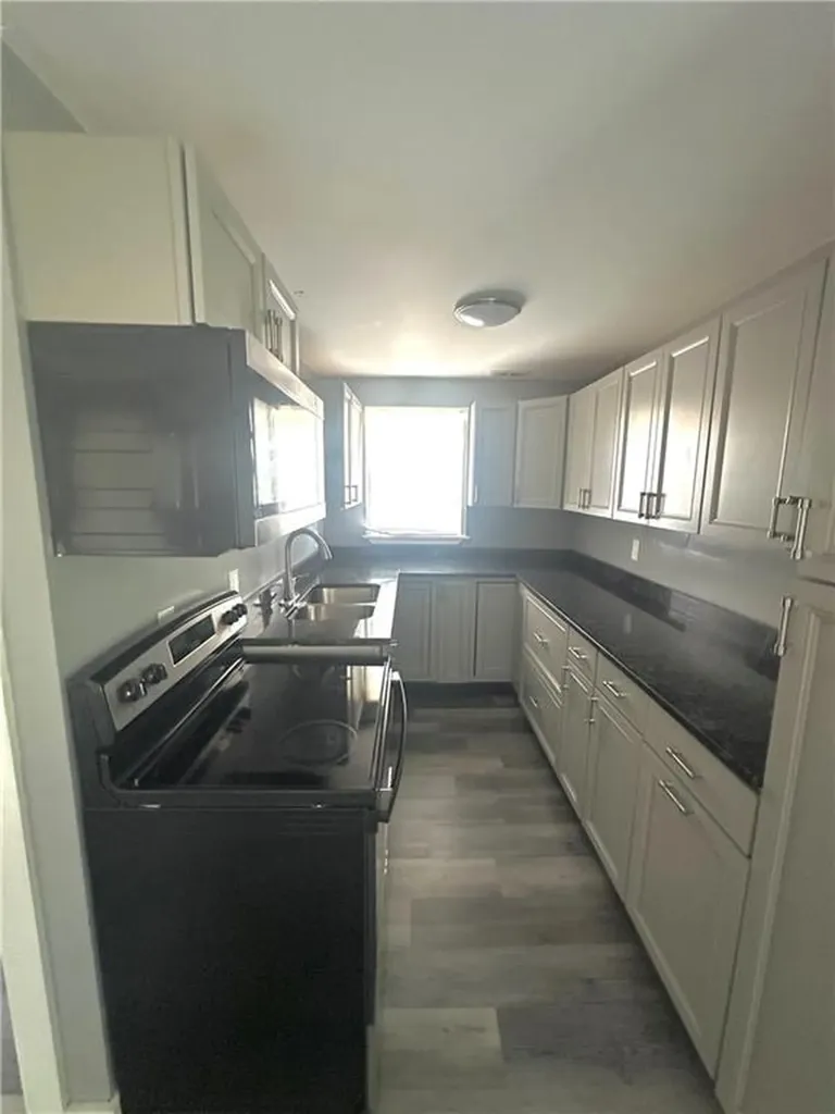 109 Earl Street West Warwick RI 02893