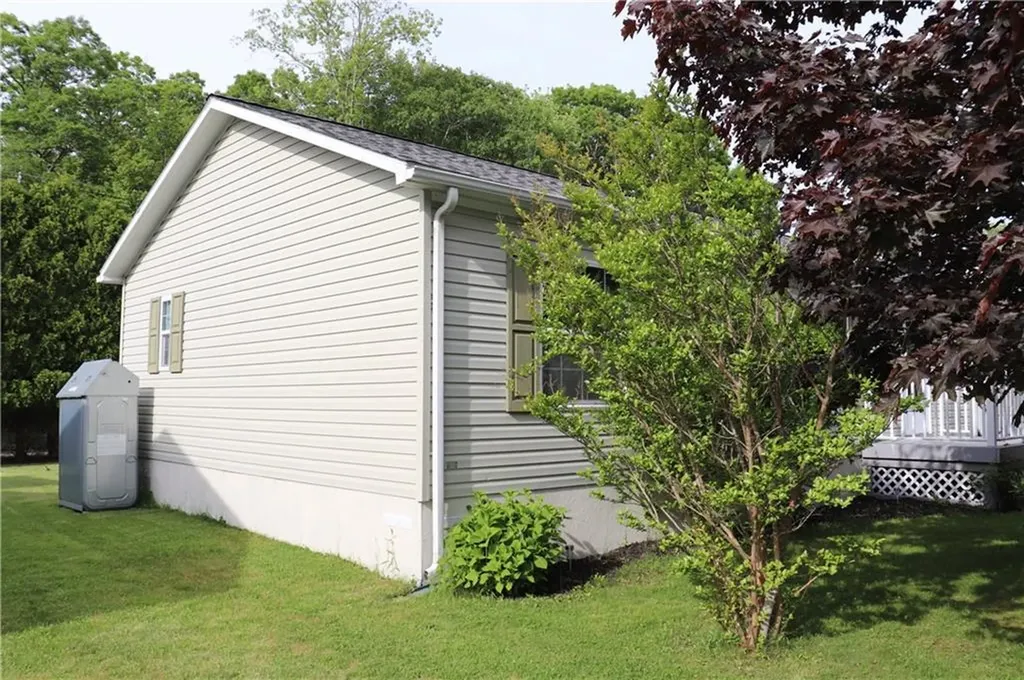 48 Songbird Lane Tiverton RI 02878